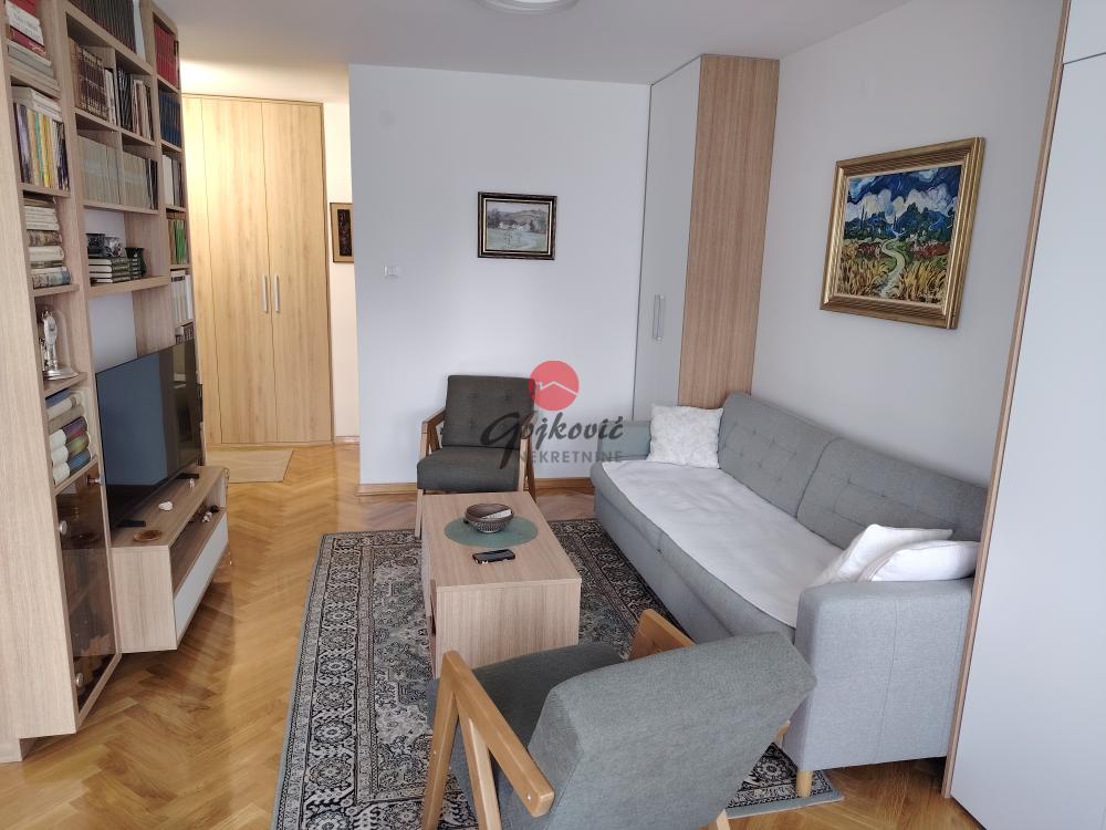 Stan na prodaju u Beogradu, Žarkovo, jednosoban, 38m2, cena 137000 evra