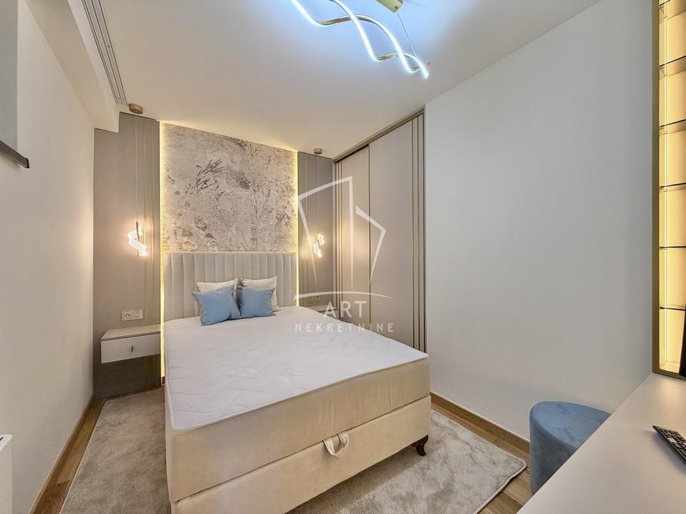 Stan na prodaju u Beogradu, Vojvode Stepe, troiposoban, 90m2, cena 595000 evra