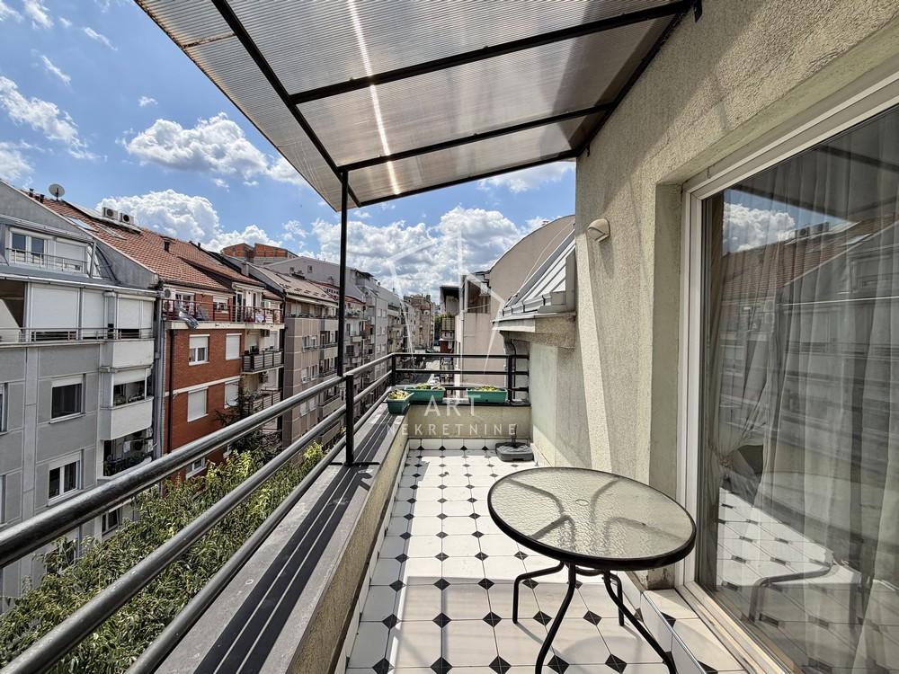 Stan na prodaju u Beogradu, Đeram pijaca, dvosoban, 77m2, cena 316000 evra