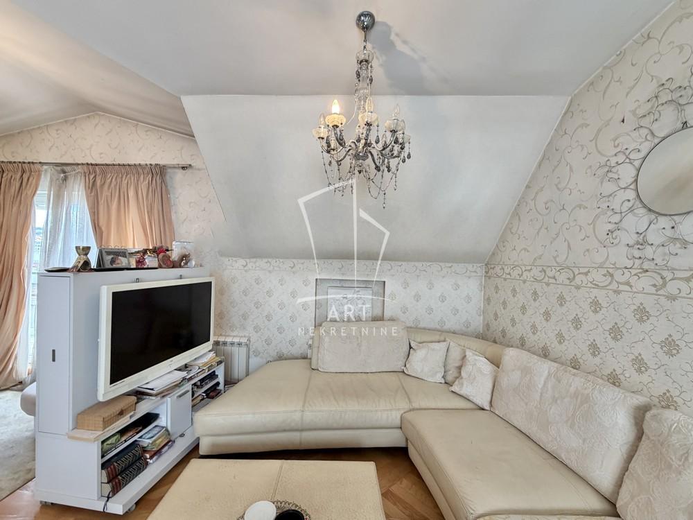 Stan na prodaju u Beogradu, Đeram pijaca, dvosoban, 77m2, cena 316000 evra