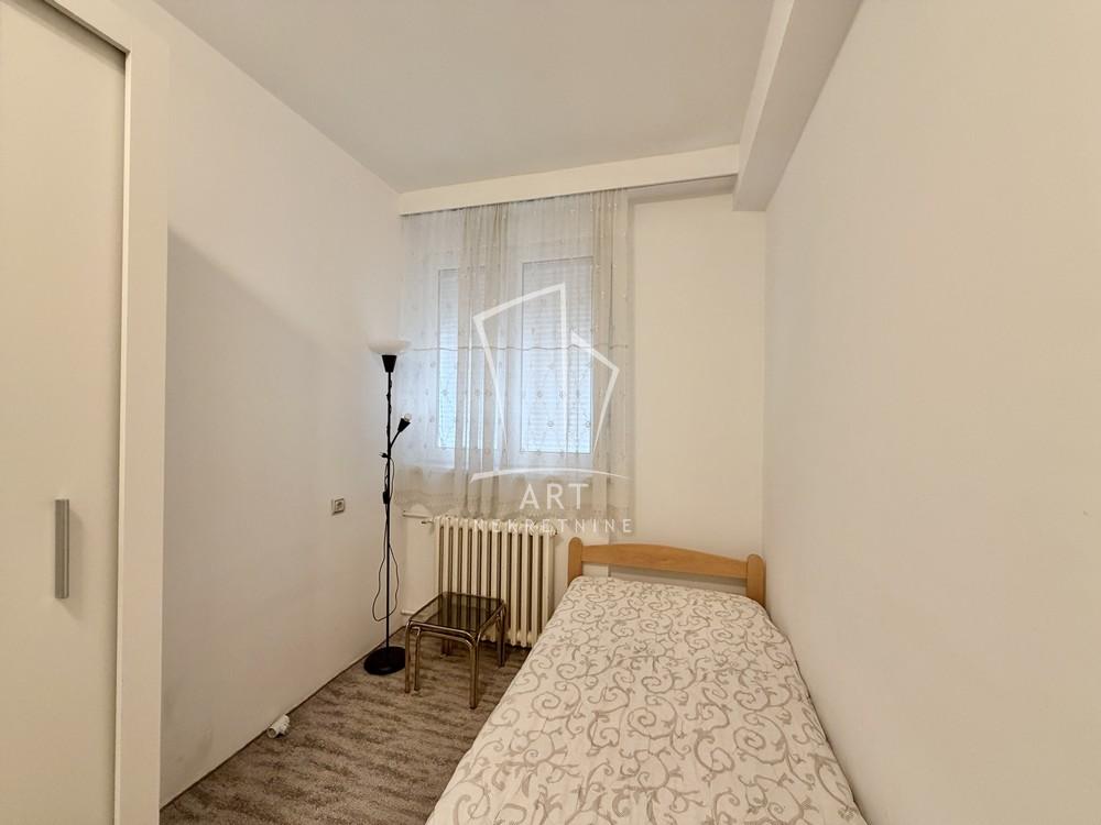 Stan na prodaju u Beogradu, Vračar, dvoiposoban, 46m2, cena 255000 evra