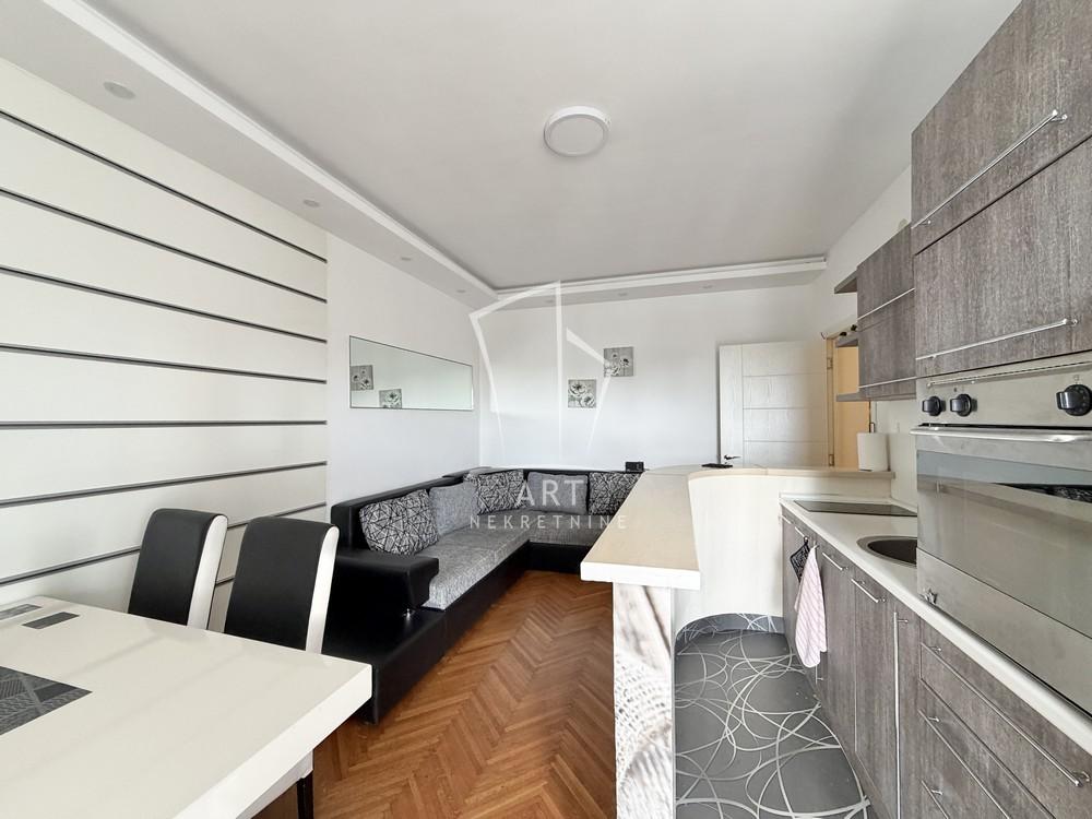 Stan na prodaju u Beogradu, Vračar, dvoiposoban, 46m2, cena 255000 evra