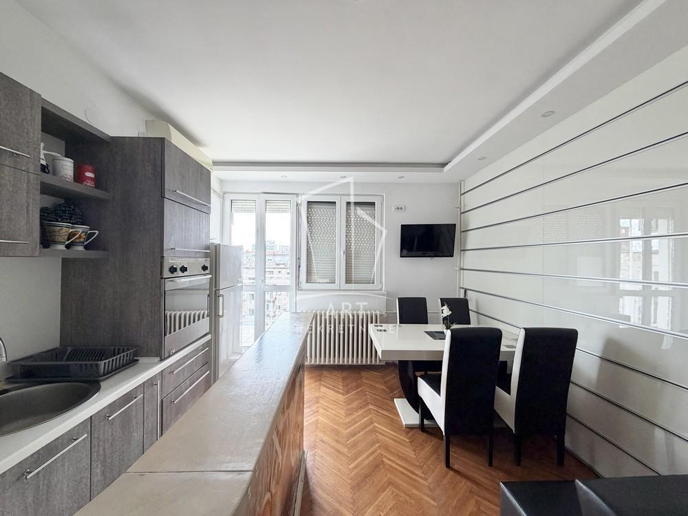 Stan na prodaju u Beogradu, Vračar, dvoiposoban, 46m2, cena 255000 evra