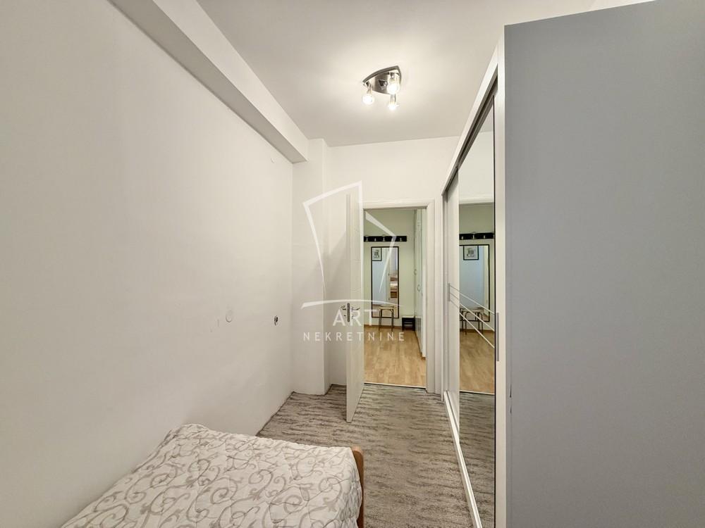 Stan na prodaju u Beogradu, Vračar, dvoiposoban, 46m2, cena 255000 evra