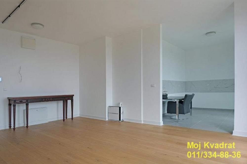 Stan na prodaju u Beogradu, Novi Beograd blok 65, cetvorosoban, 125m2, cena 530000 evra