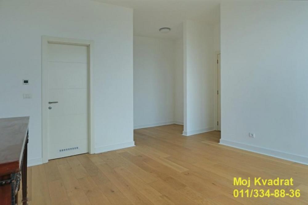 Stan na prodaju u Beogradu, Novi Beograd blok 65, cetvorosoban, 125m2, cena 530000 evra