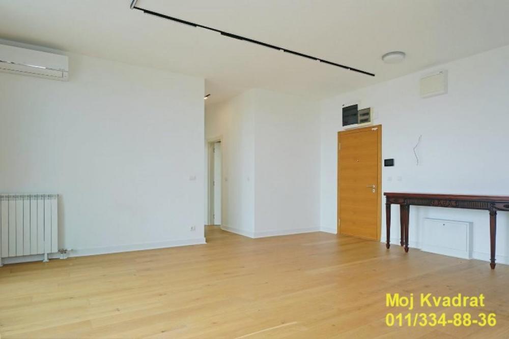 Stan na prodaju u Beogradu, Novi Beograd blok 65, cetvorosoban, 125m2, cena 530000 evra