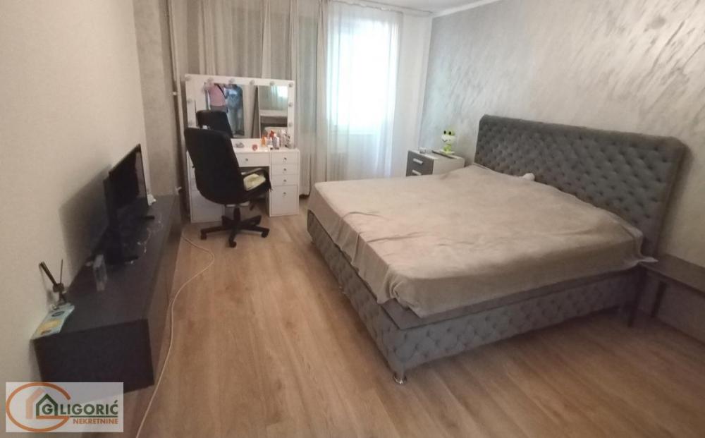 Stan na prodaju u Beogradu, Karaburma, dvosoban, 47m2, cena 180000 evra