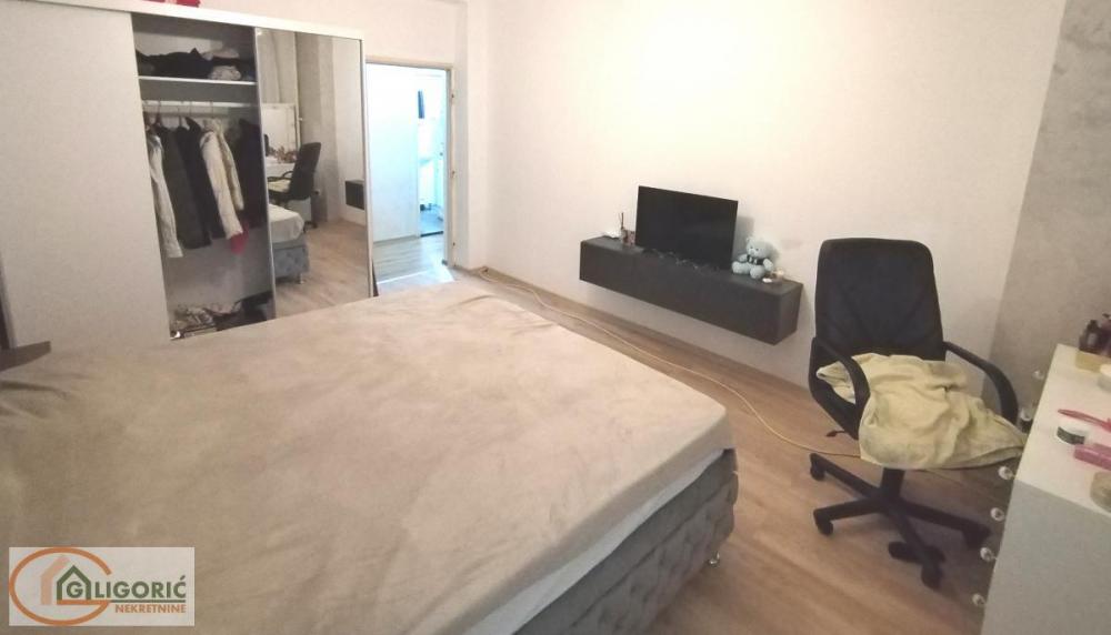 Stan na prodaju u Beogradu, Karaburma, dvosoban, 47m2, cena 180000 evra