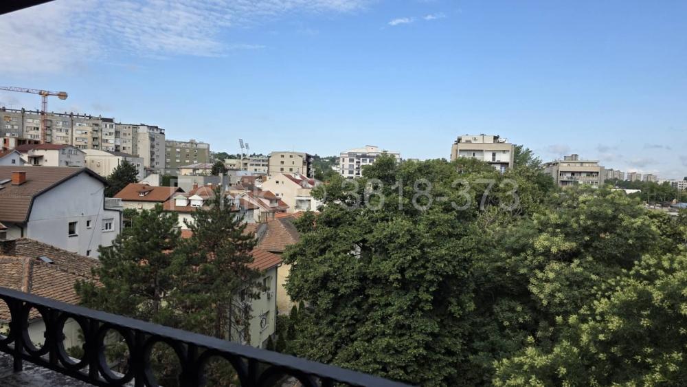 Stan na prodaju u Beogradu, Autokomanda, trosoban, 136m2, cena 390000 evra
