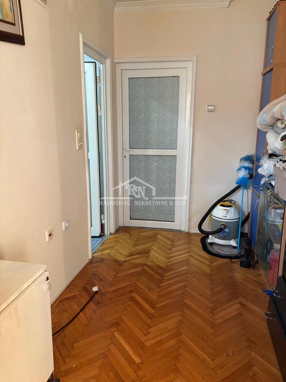 Stan na prodaju u Beogradu, Petlovo brdo, dvosoban, 62m2, cena 115000 evra