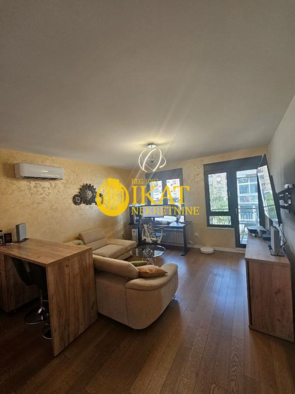 Stan na prodaju u Beogradu, Stari grad, jednoiposoban, 40m2, cena 249990 evra