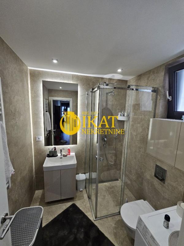 Stan na prodaju u Beogradu, Stari grad, jednoiposoban, 40m2, cena 249990 evra
