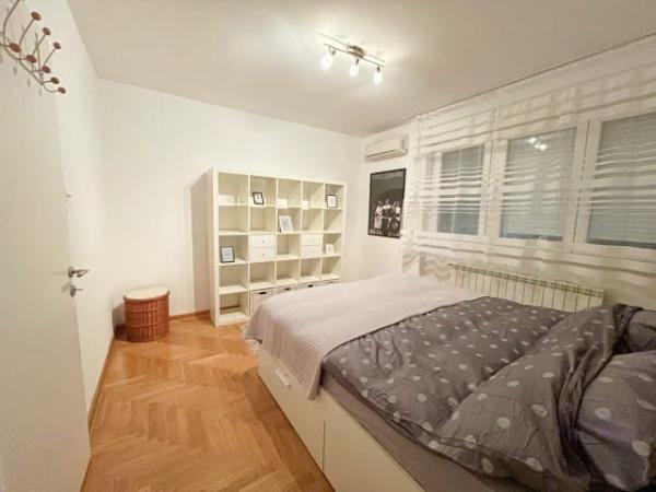Stan na prodaju u Beogradu, Vračar (Hram), dvosoban, 62m2, cena 370000 evra
