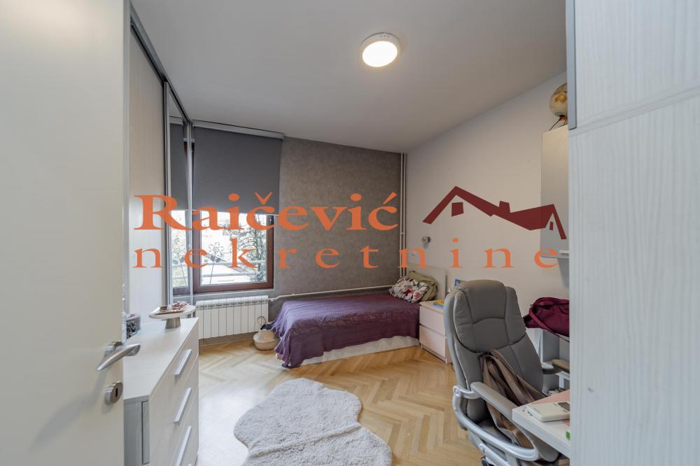 Stan na prodaju u Beogradu, Dedinje, cetvorosoban, 103m2, cena 470000 evra