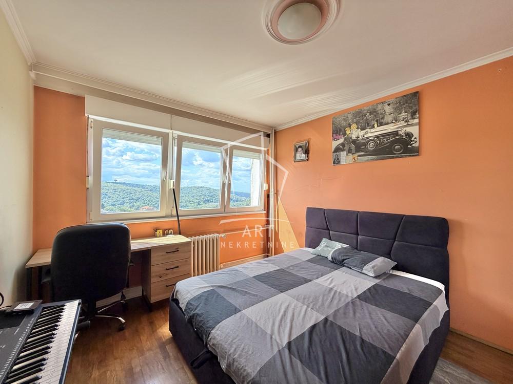 Stan na prodaju u Beogradu, Kanarevo brdo, dvoiposoban, 66m2, cena 216000 evra