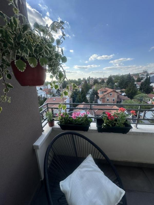 Stan na prodaju u Beogradu, Olimp, trosoban, 59m2, cena 228000 evra