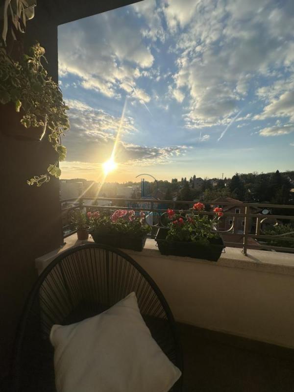 Stan na prodaju u Beogradu, Olimp, trosoban, 59m2, cena 228000 evra
