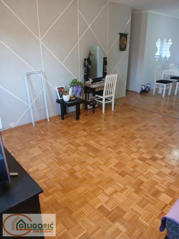 Stan na prodaju u Beogradu, Mirijevo, dvoiposoban, 78m2, cena 210000 evra