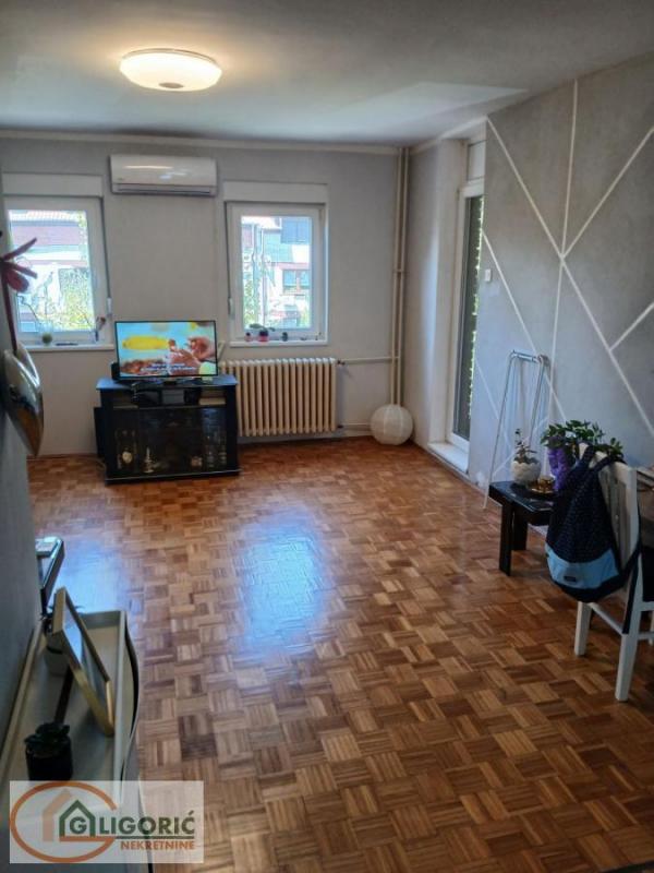 Stan na prodaju u Beogradu, Mirijevo, dvoiposoban, 78m2, cena 210000 evra