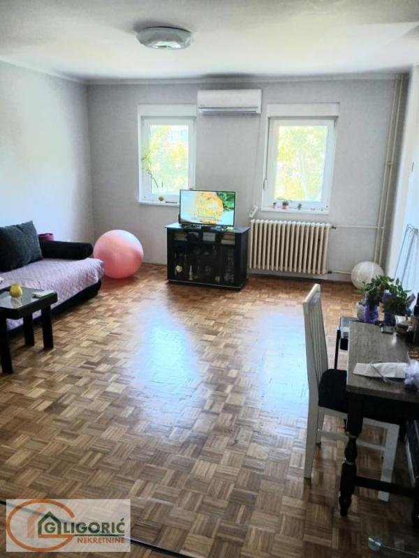 Stan na prodaju u Beogradu, Mirijevo, dvoiposoban, 78m2, cena 210000 evra