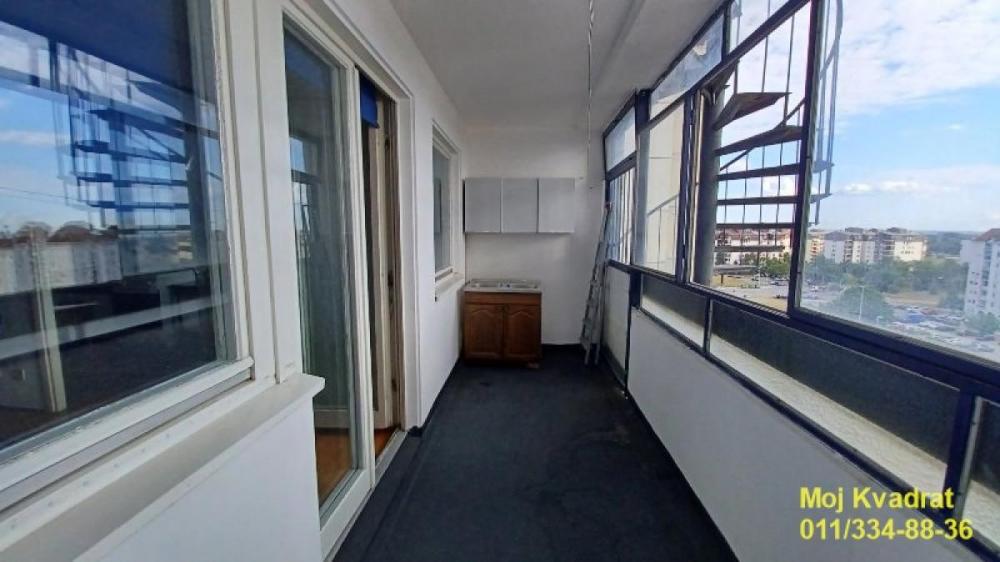 Stan na prodaju u Beogradu, Novi Beograd blok 61, trosoban, 75m2, cena 239000 evra