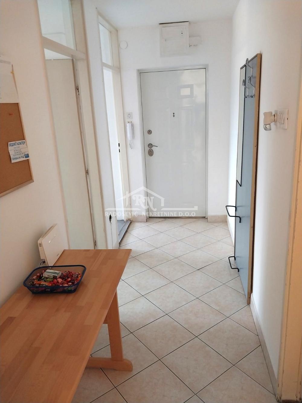 Stan na prodaju u Beogradu, Voždovac, dvosoban, 57m2, cena 185000 evra