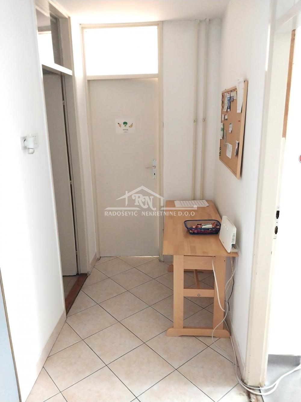 Stan na prodaju u Beogradu, Voždovac, dvosoban, 57m2, cena 185000 evra