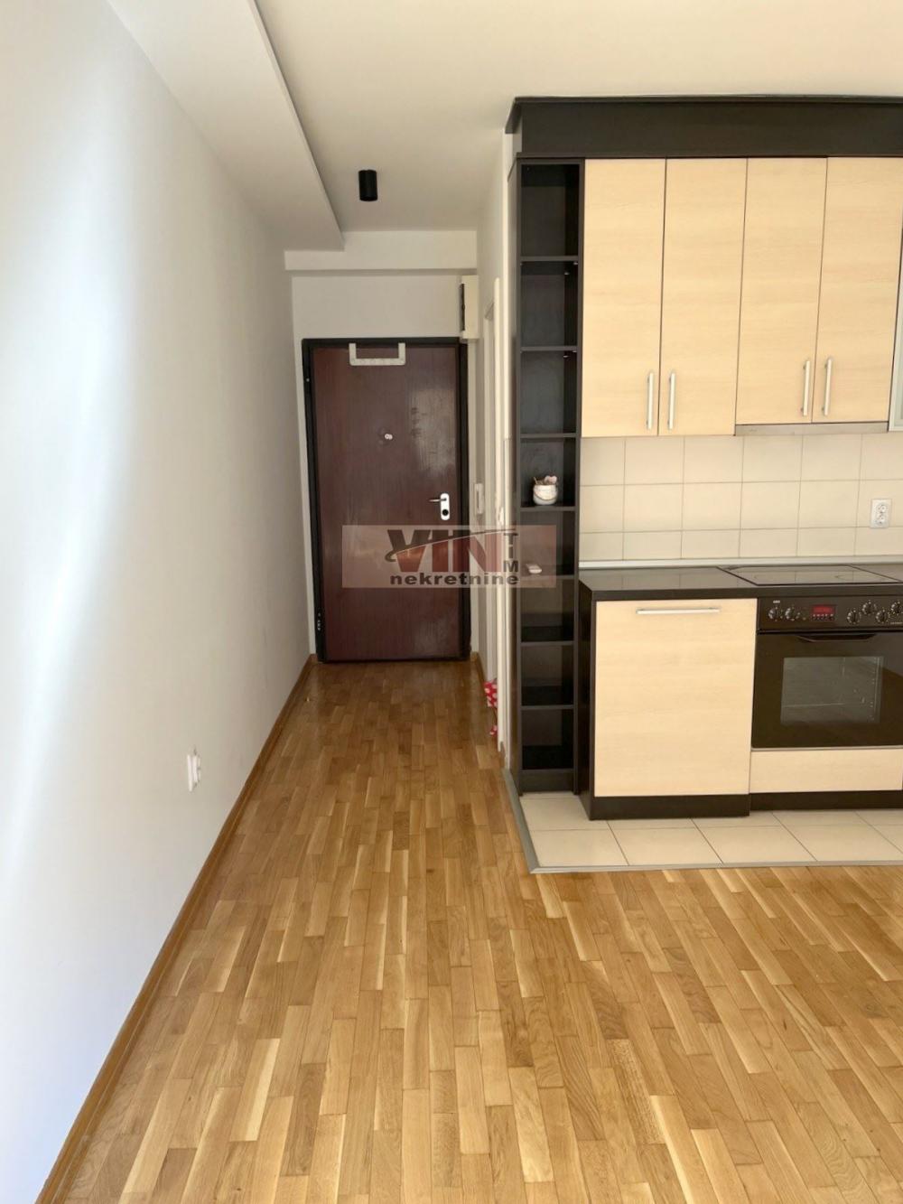 Stan na prodaju u Beogradu, Đeram pijaca, trosoban, 84m2, cena 341000 evra
