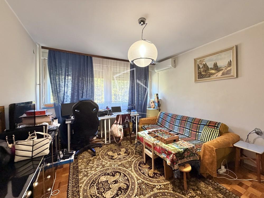 Stan na prodaju u Beogradu, Kumodraž, dvosoban, 55m2, cena 155000 evra