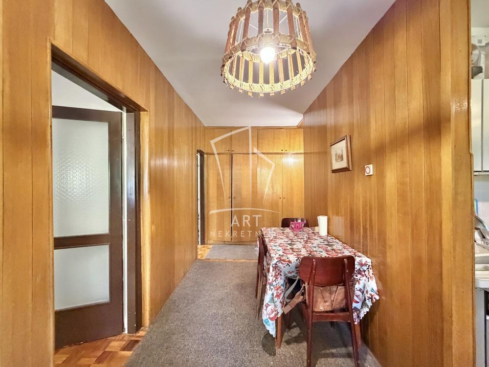 Stan na prodaju u Beogradu, Kumodraž, dvosoban, 55m2, cena 155000 evra