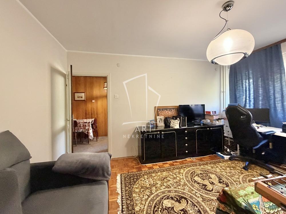 Stan na prodaju u Beogradu, Kumodraž, dvosoban, 55m2, cena 155000 evra