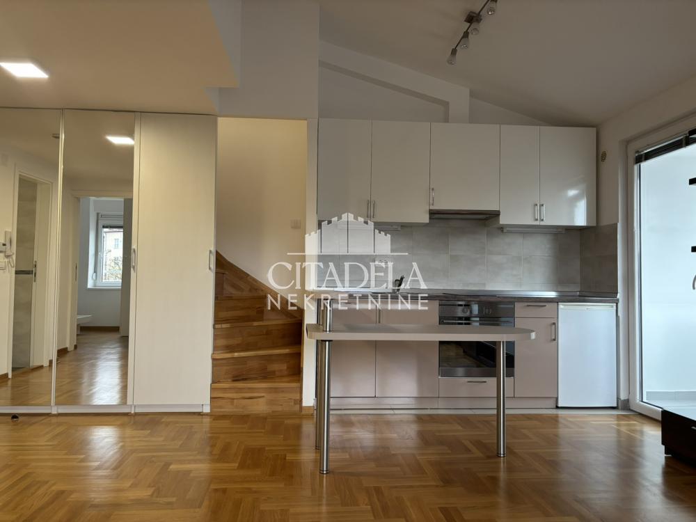 Stan na prodaju u Beogradu, Bulbulder, dvosoban, 84m2, cena 195000 evra