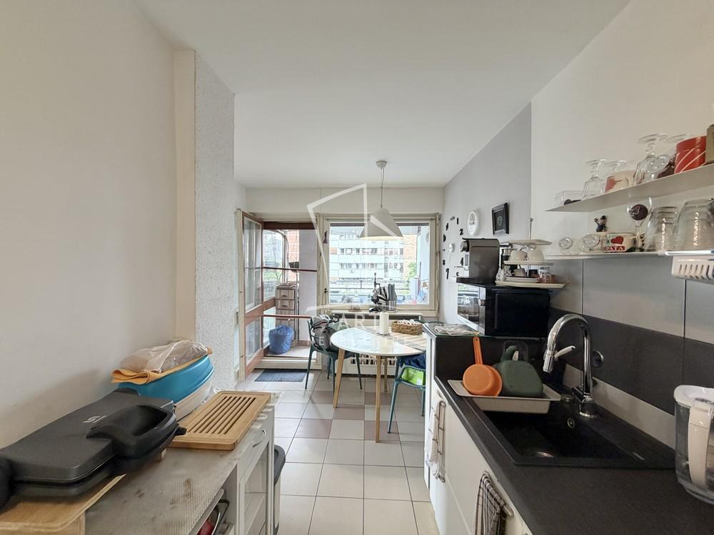 Stan na prodaju u Beogradu, Novi Beograd blok 45 (TC Enjub), trosoban, 76m2, cena 270000 evra