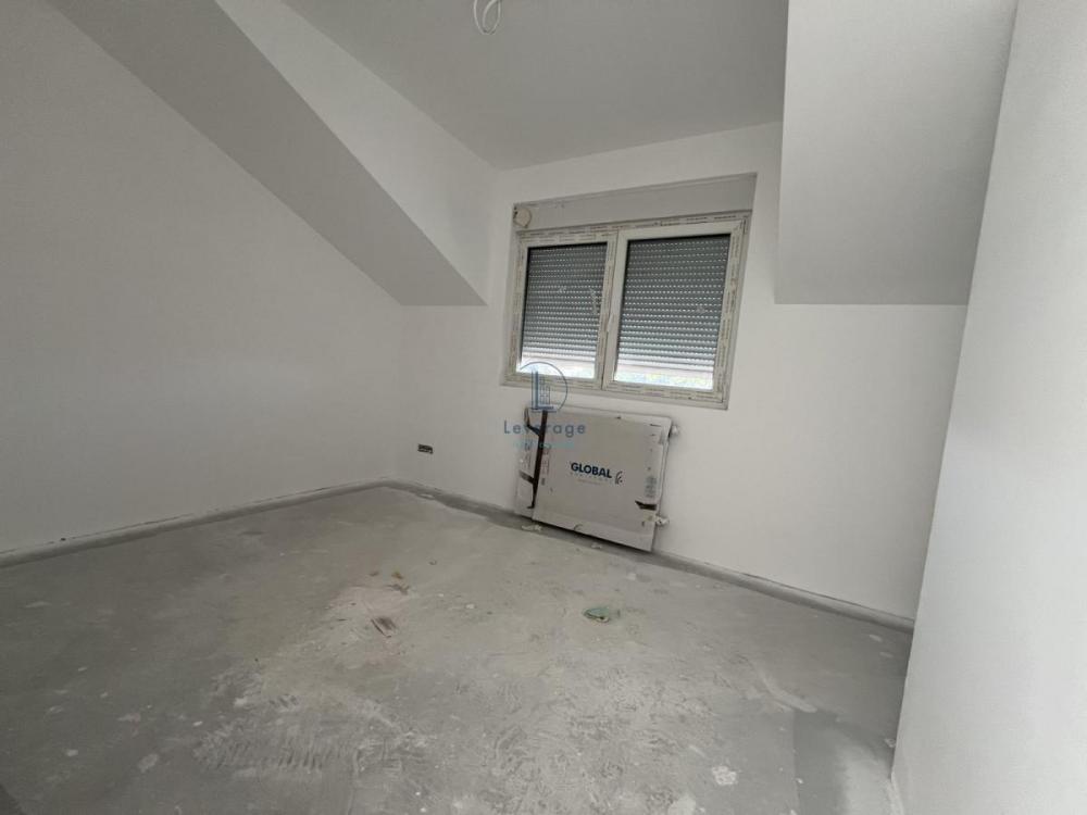 Stan na prodaju u Beogradu, Zemun, troiposoban, 99m2, cena 280000 evra