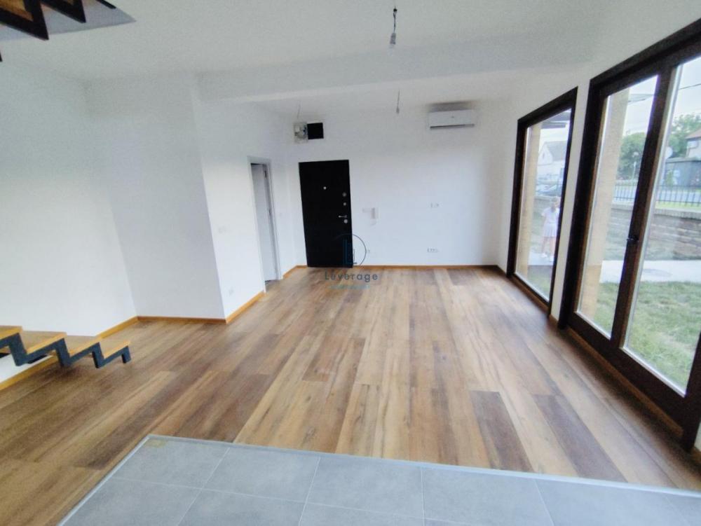 Stan na prodaju u Beogradu, Borča, cetvorosoban, 86m2, cena 215000 evra