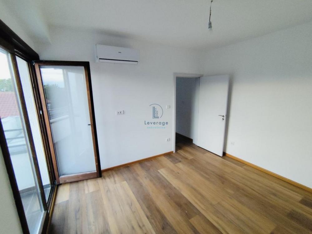 Stan na prodaju u Beogradu, Borča, cetvorosoban, 86m2, cena 215000 evra
