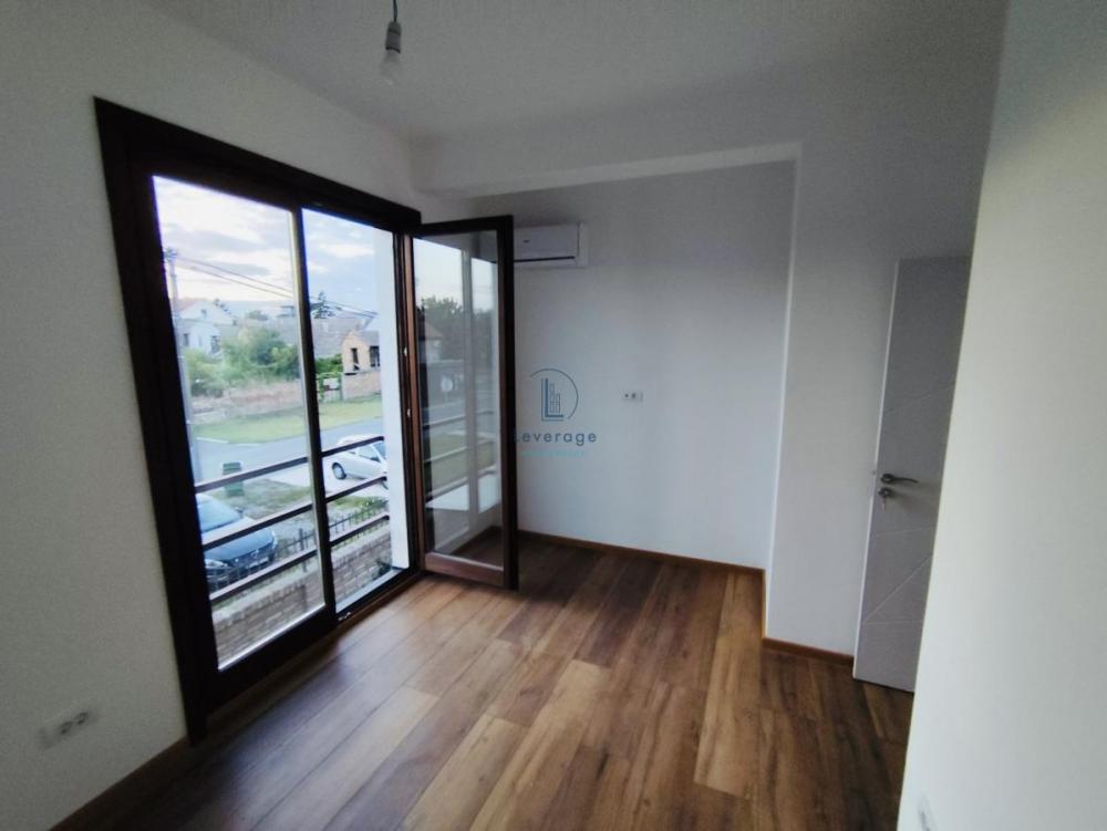 Stan na prodaju u Beogradu, Borča, cetvorosoban, 86m2, cena 215000 evra