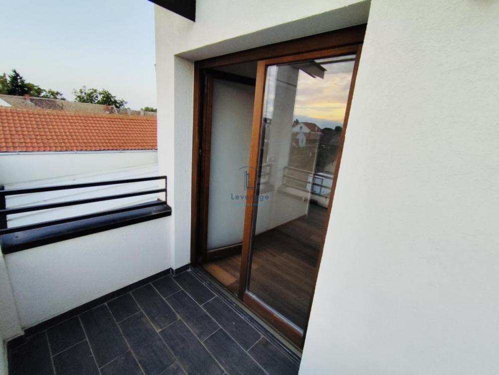 Stan na prodaju u Beogradu, Borča, cetvorosoban, 86m2, cena 215000 evra