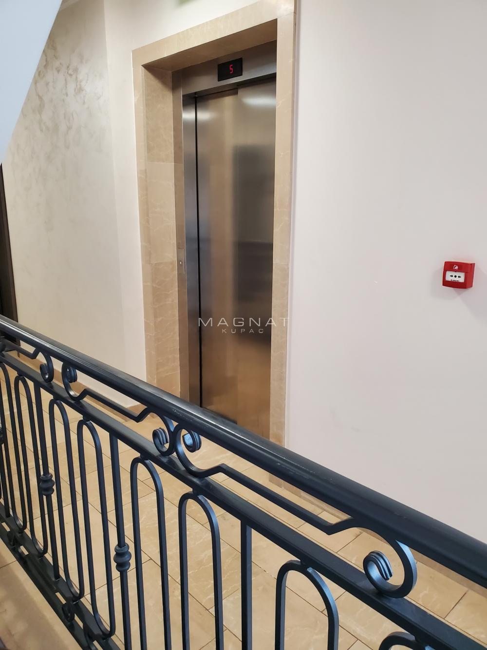 Stan na prodaju u Beogradu, Stari grad, dvosoban, 40m2, cena 249990 evra