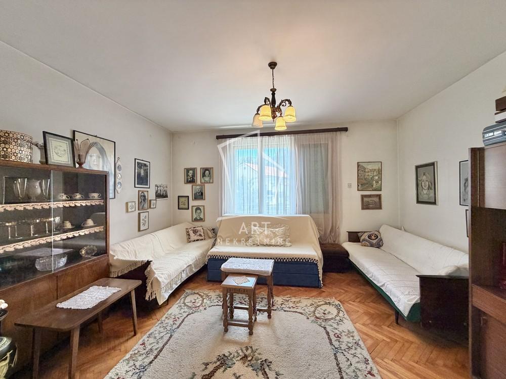 Stan na prodaju u Beogradu, Kanarevo brdo, trosoban, 83m2, cena 350000 evra
