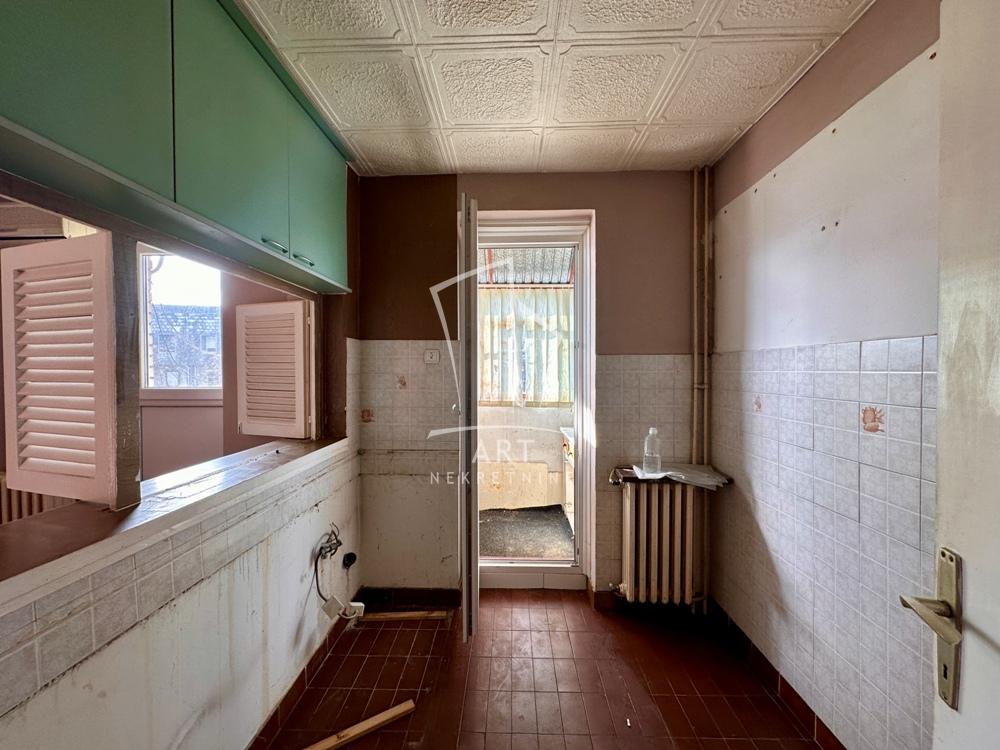 Stan na prodaju u Beogradu, Novi Beograd, dvoiposoban, 65m2, cena 198000 evra