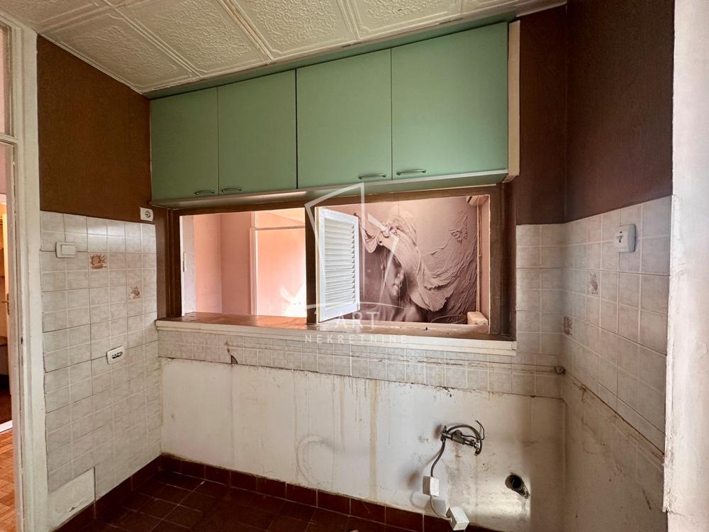 Stan na prodaju u Beogradu, Novi Beograd, dvoiposoban, 65m2, cena 198000 evra