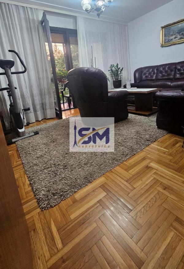 Stan na prodaju u Beogradu, Labudovo brdo, trosoban, 70m2, cena 168000 evra