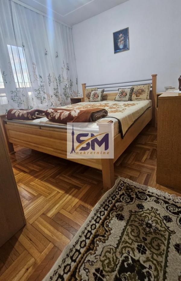 Stan na prodaju u Beogradu, Labudovo brdo, trosoban, 70m2, cena 168000 evra