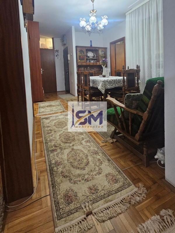 Stan na prodaju u Beogradu, Labudovo brdo, trosoban, 70m2, cena 168000 evra