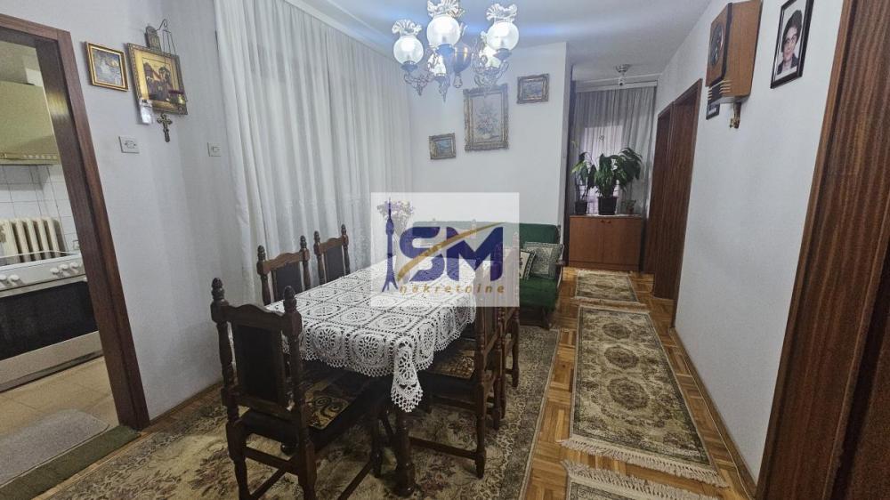 Stan na prodaju u Beogradu, Labudovo brdo, trosoban, 70m2, cena 168000 evra