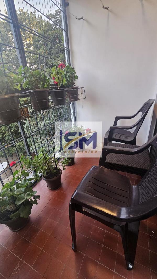 Stan na prodaju u Beogradu, Labudovo brdo, trosoban, 70m2, cena 168000 evra