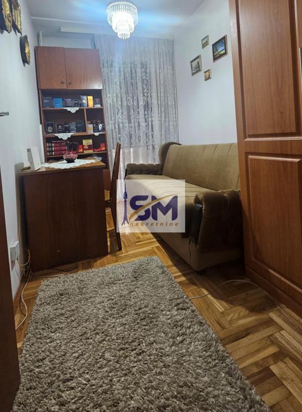 Stan na prodaju u Beogradu, Labudovo brdo, trosoban, 70m2, cena 168000 evra