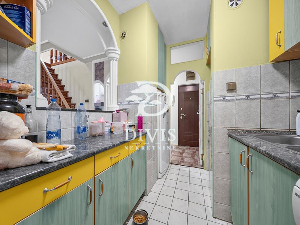 Stan na prodaju u Beogradu, Južni bulevar, dvoiposoban, 66m2, cena 210000 evra